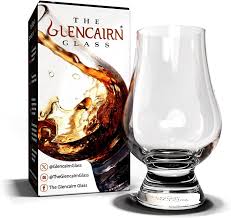 Alba Whisky Glencairn Original Crystal Whisky Glass with a tapered bowl and clear crystal design for tasting and enjoying whisky.