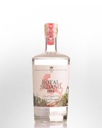 Paramount Royal Sedang 1888 Small Batch Gin in 500ml bottle, showcasing the elegant packaging and label design.