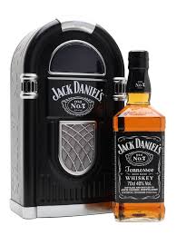 Johnnie Walker Green Label whisky bottle, 700ml, with green label and distinctive design, on a plain background.
